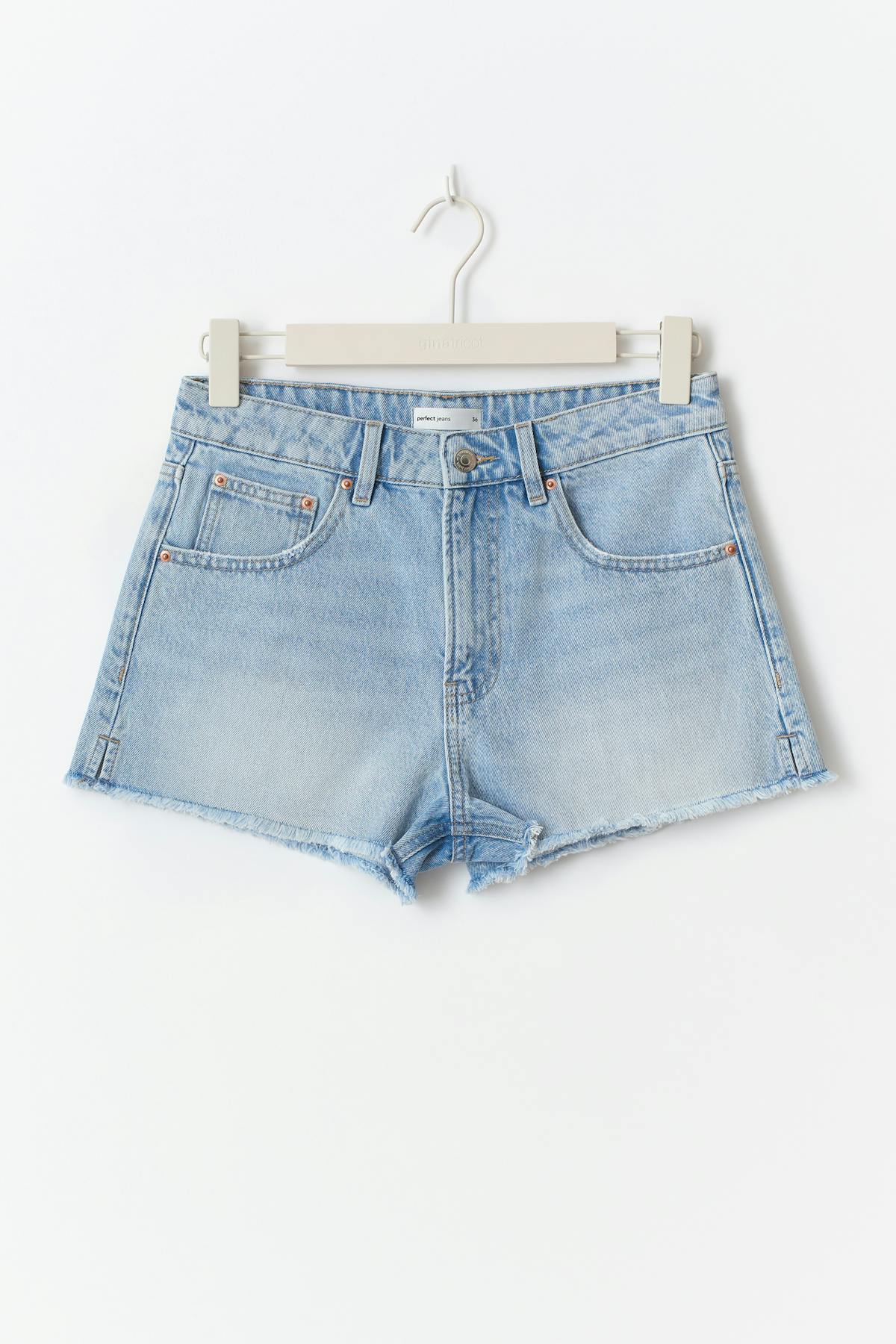 Slit denim shorts