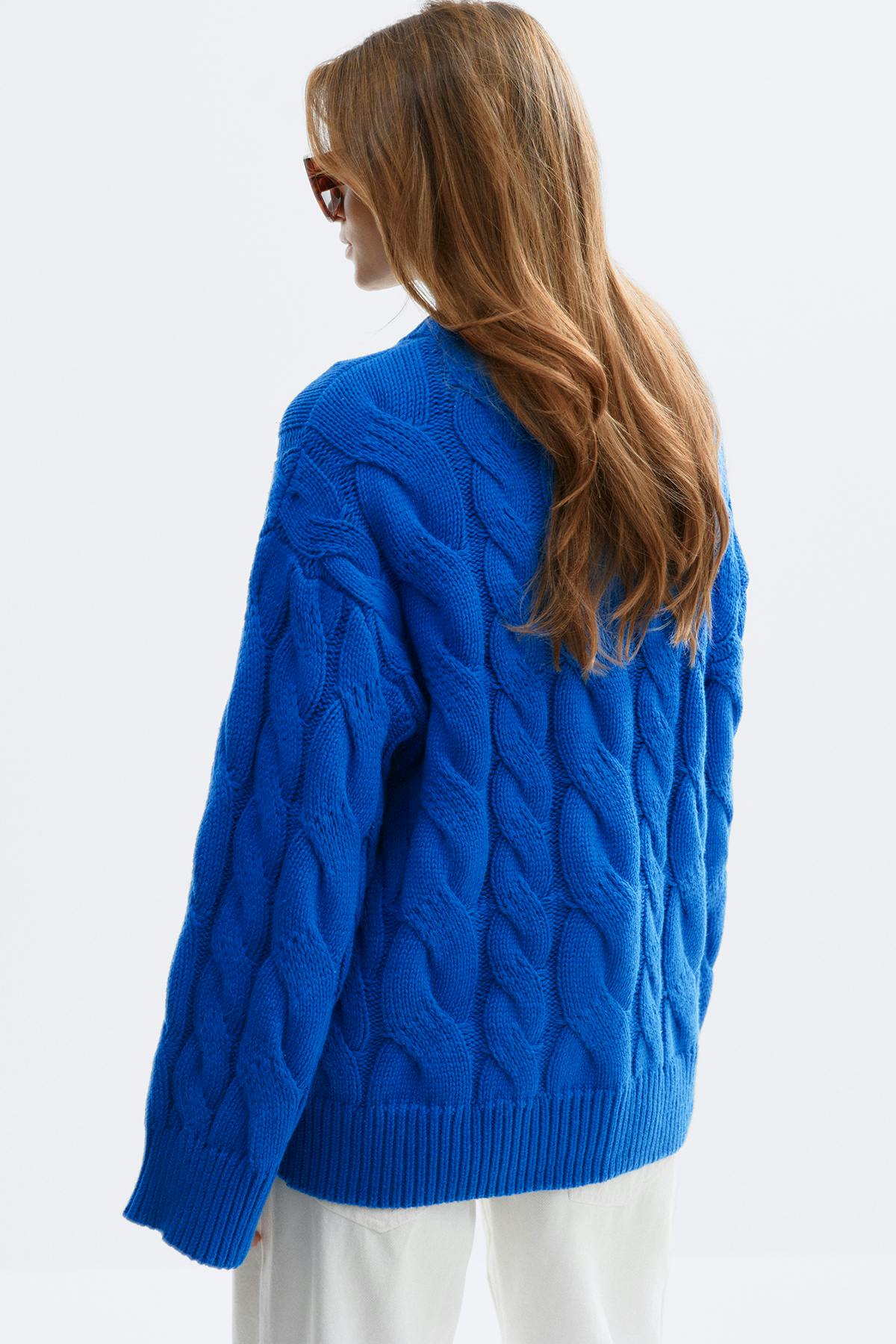 Chunky knitted cable cardigan