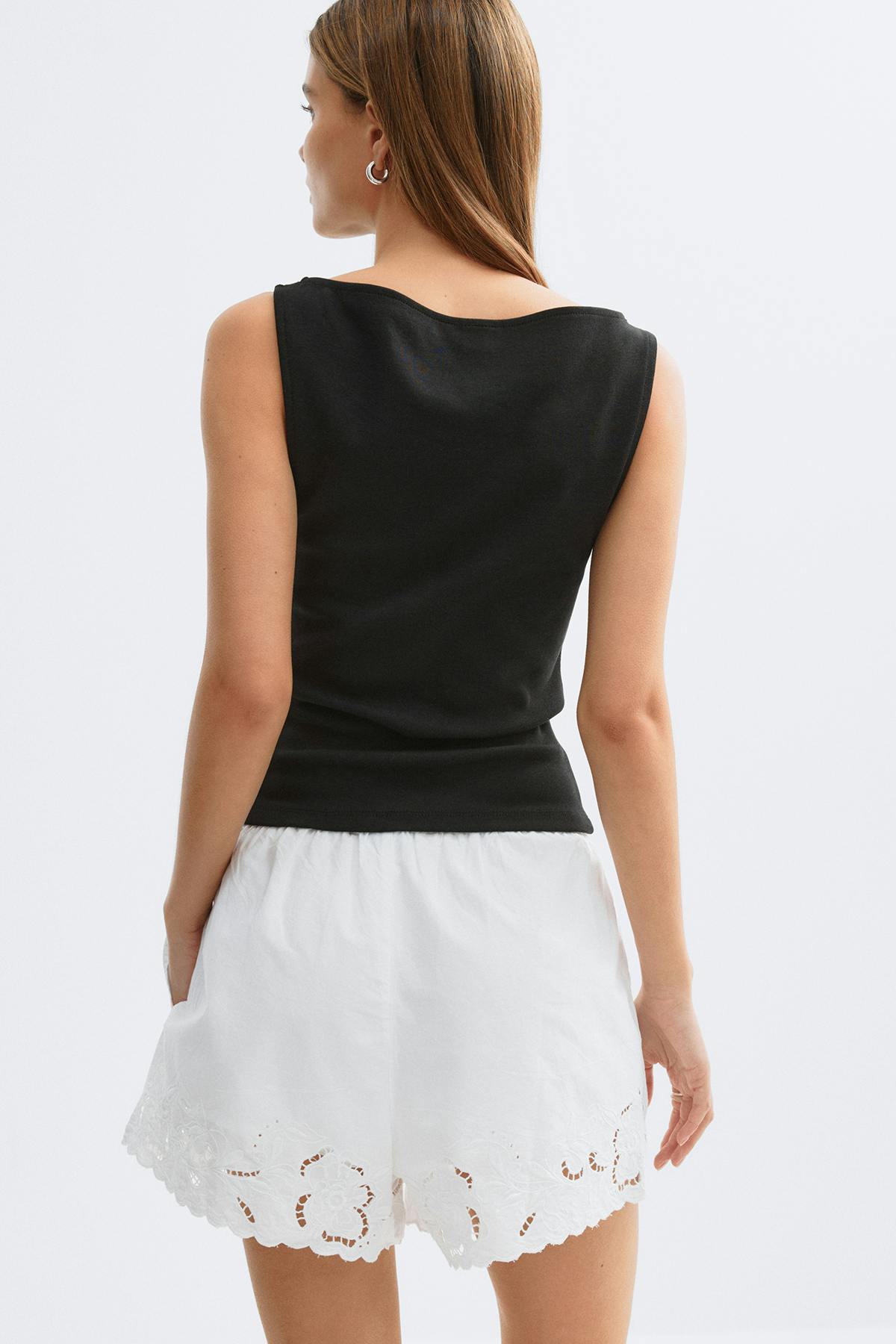 Embroidery poplin shorts