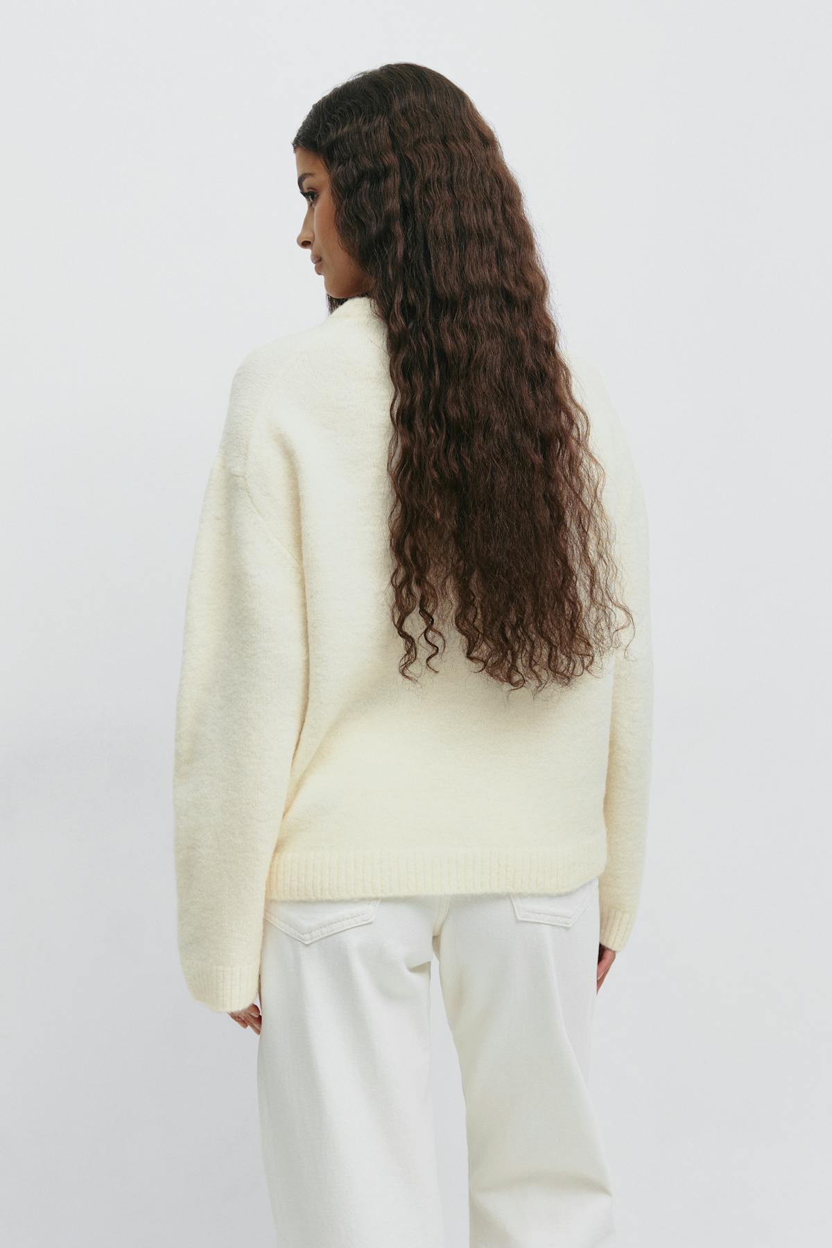 Crew neck knitted sweater