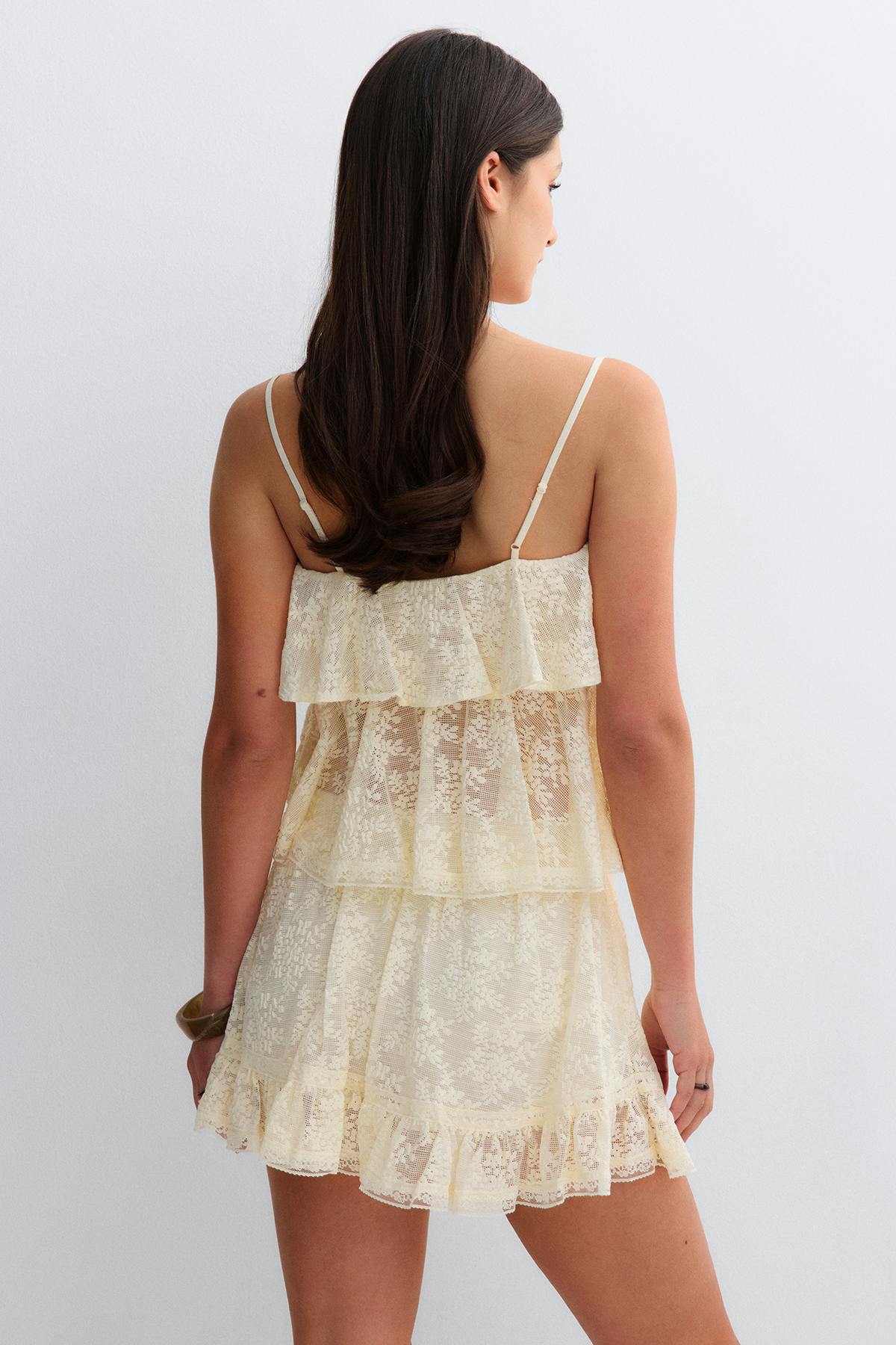 Lace mini skirt