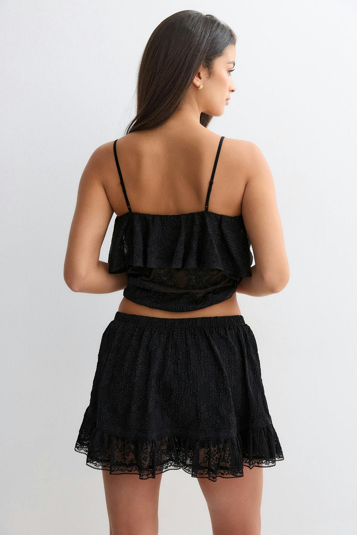 Lace mini skirt