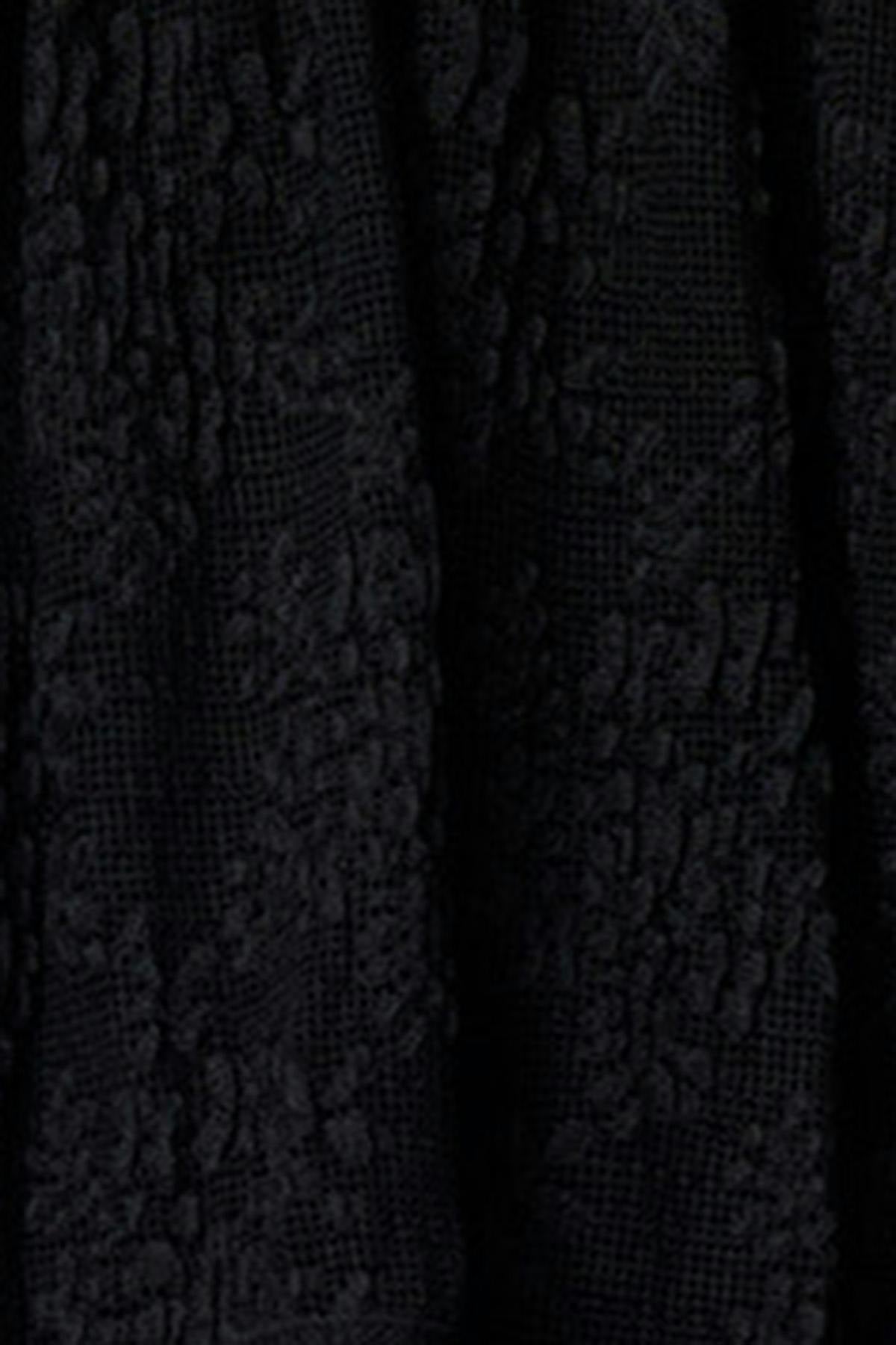 Lace mini skirt