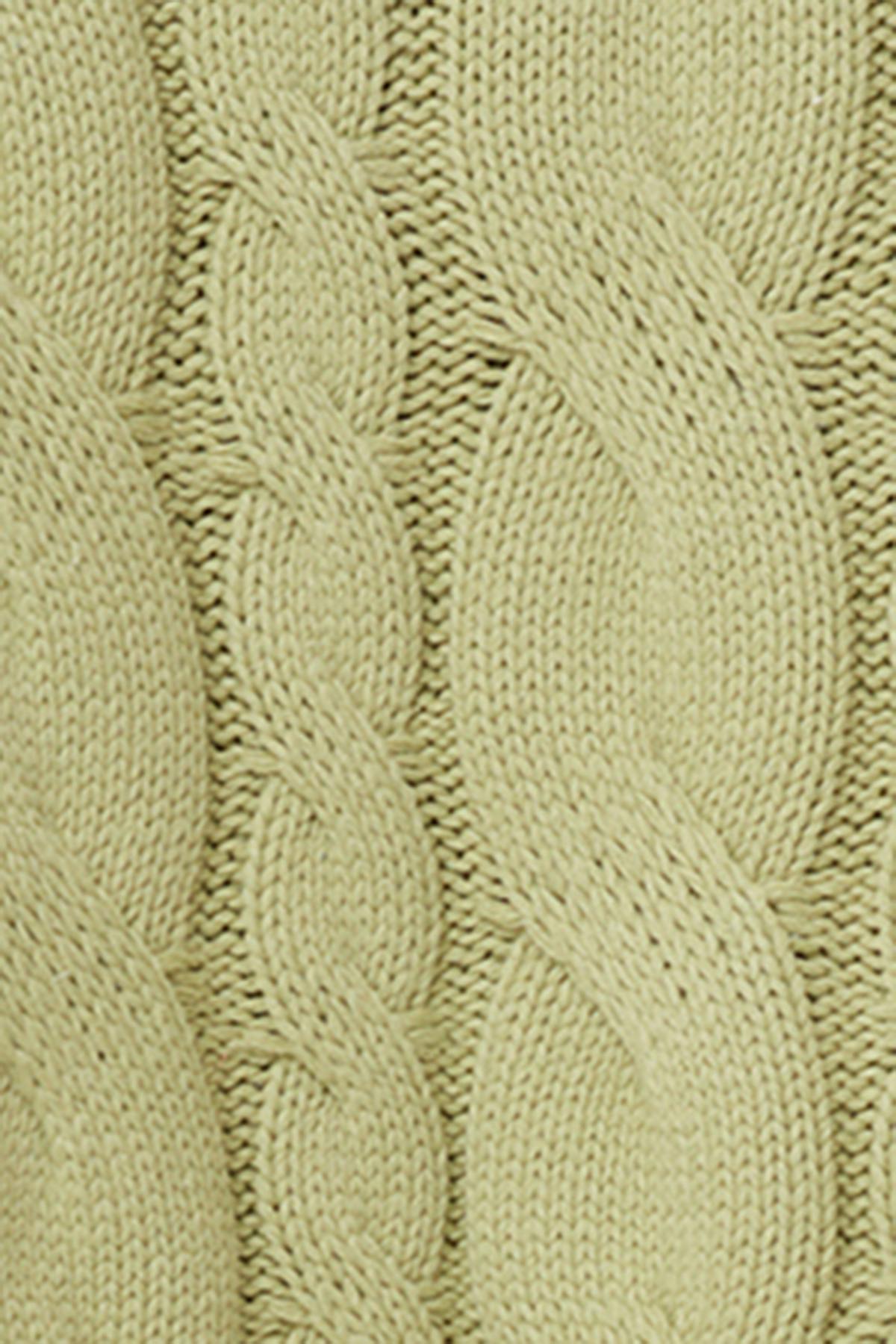 Chunky knitted cable sweater