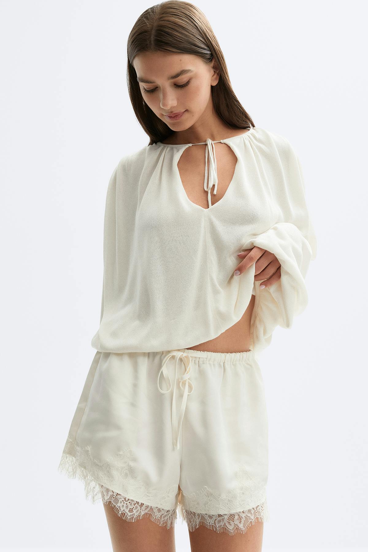 Satin lace shorts