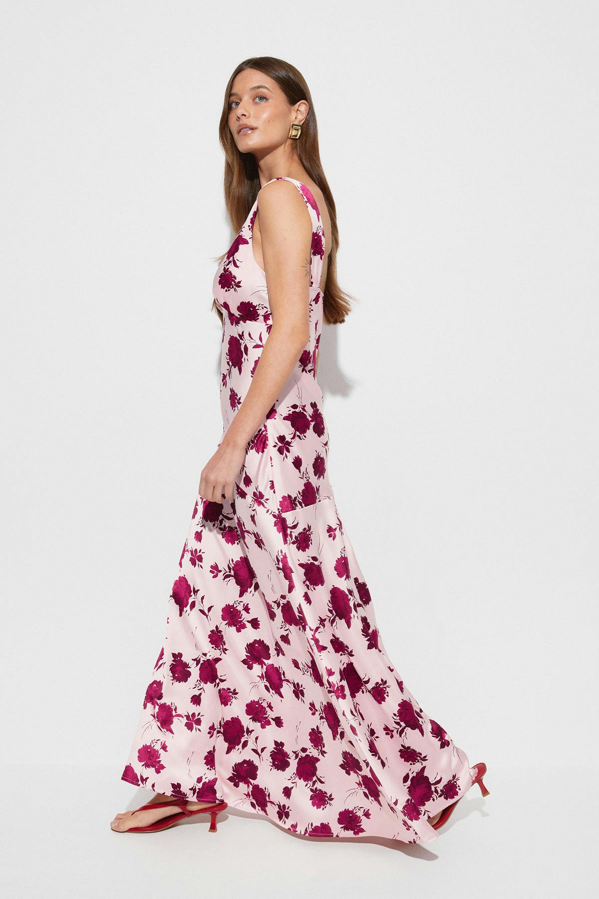 Sleeveless satin maxi dress