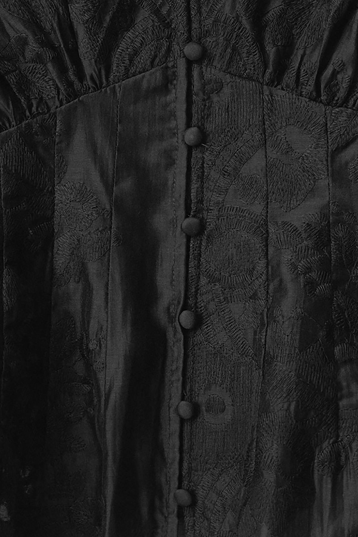 Shaped blouse