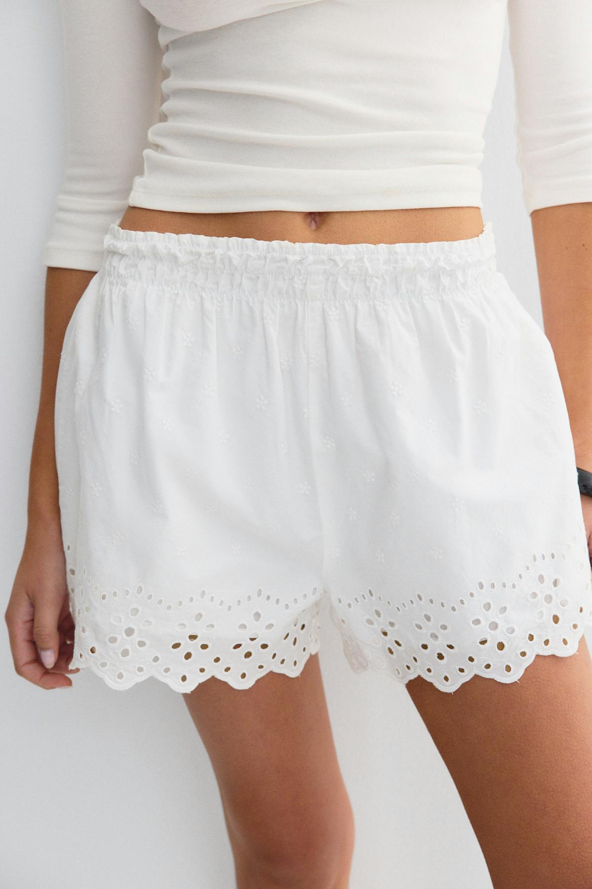 Drawstring embroidery shorts