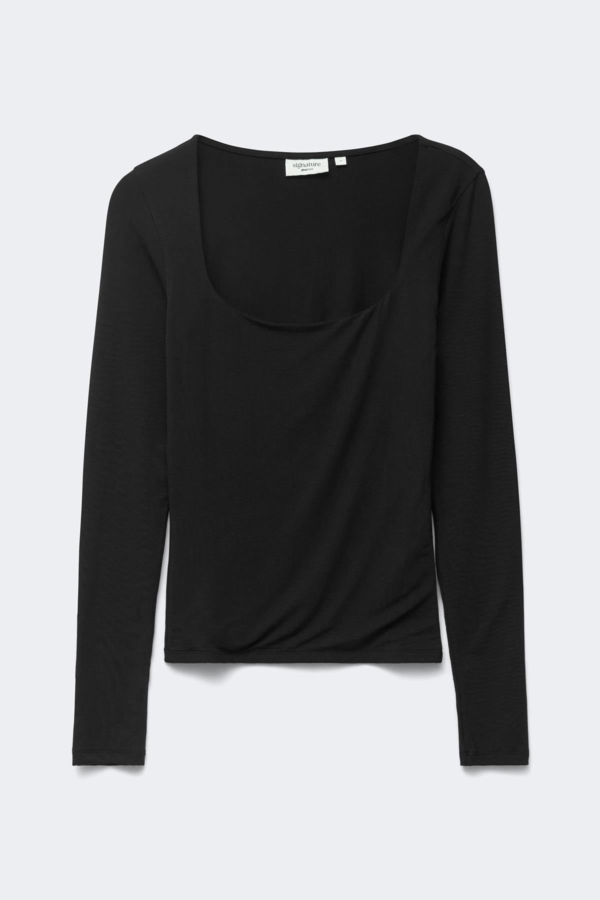 Slim fit scoop neck top