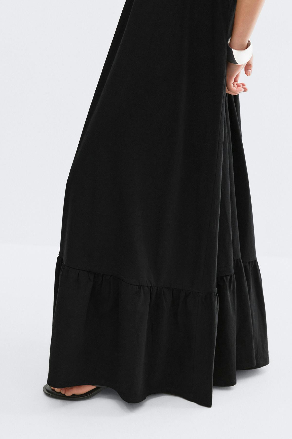 Flowy maxi dress