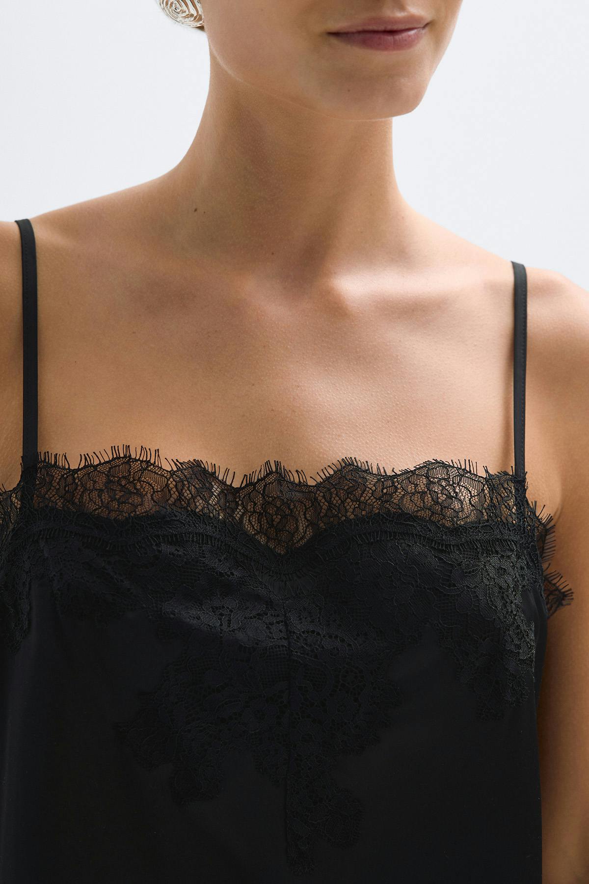 Lace singlet