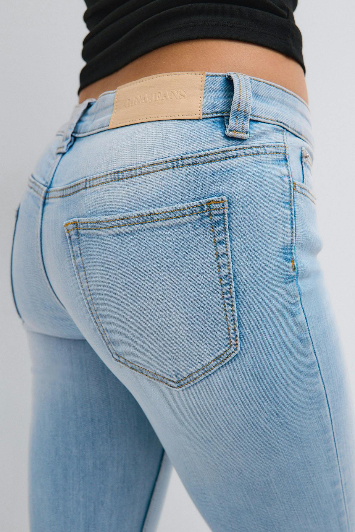 Glow low flare jeans
