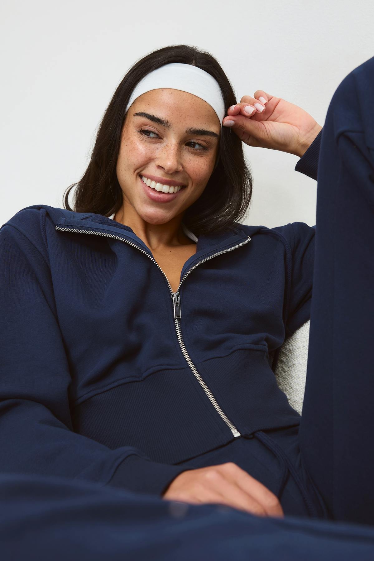 Slim fit zip hoodie