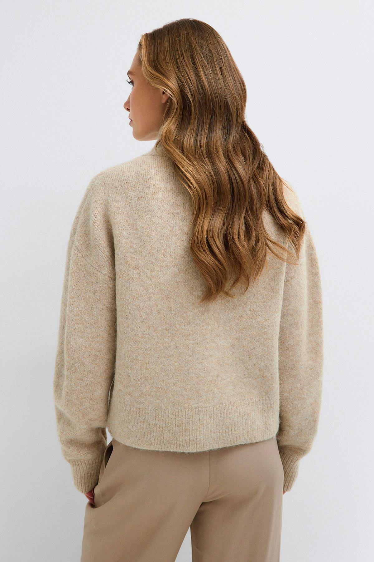 Turtleneck knitted cardigan