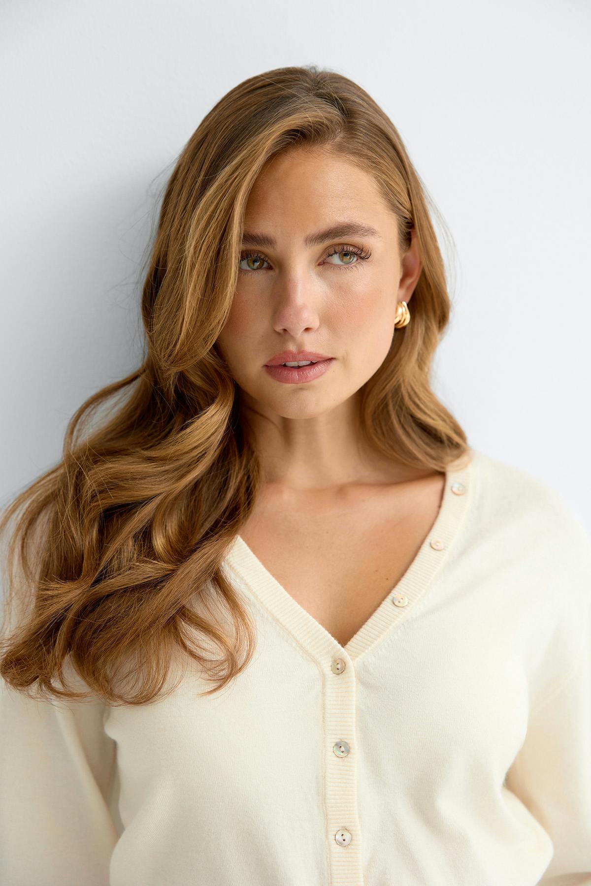 Knitted fitted cardigan