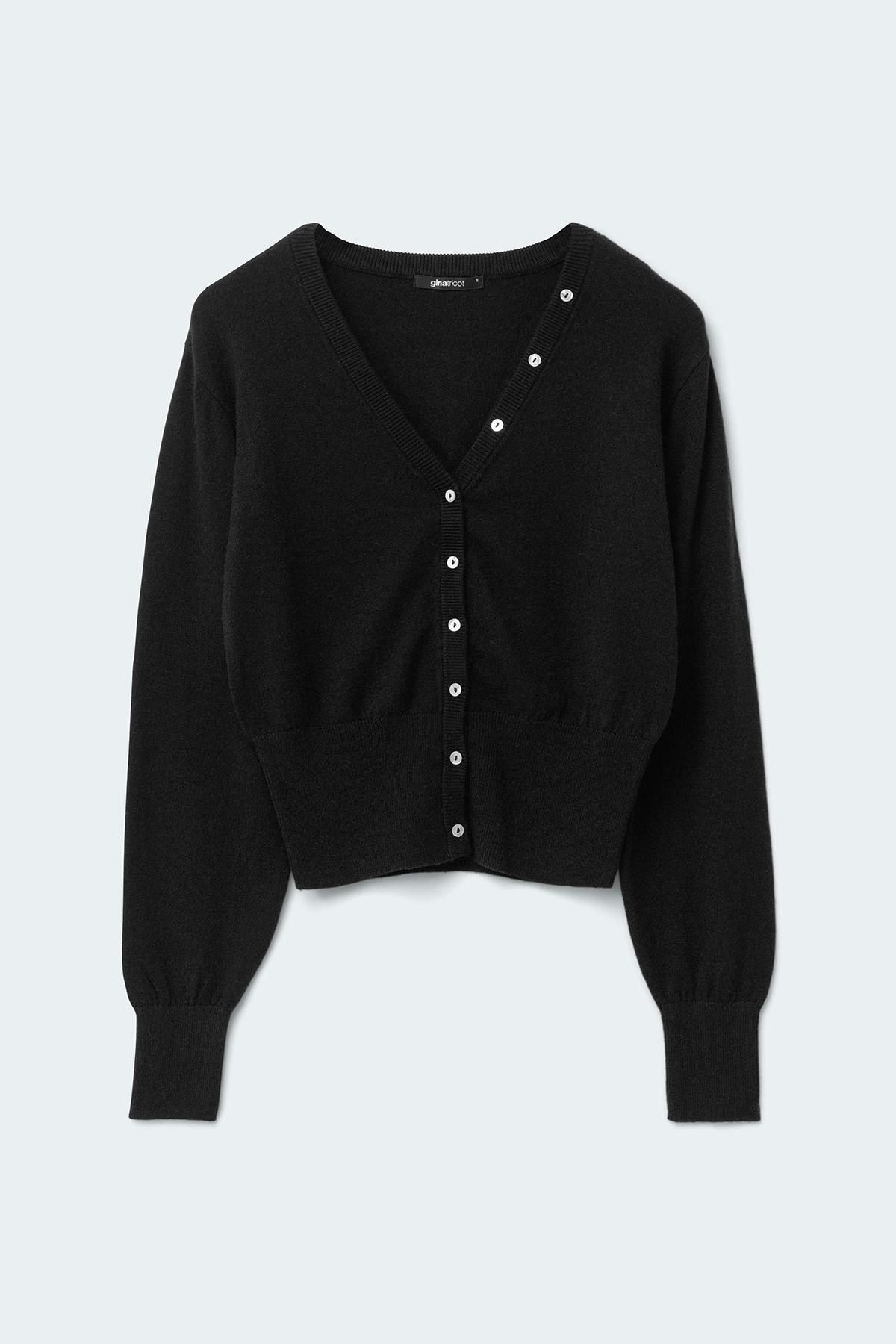 Knitted fitted cardigan