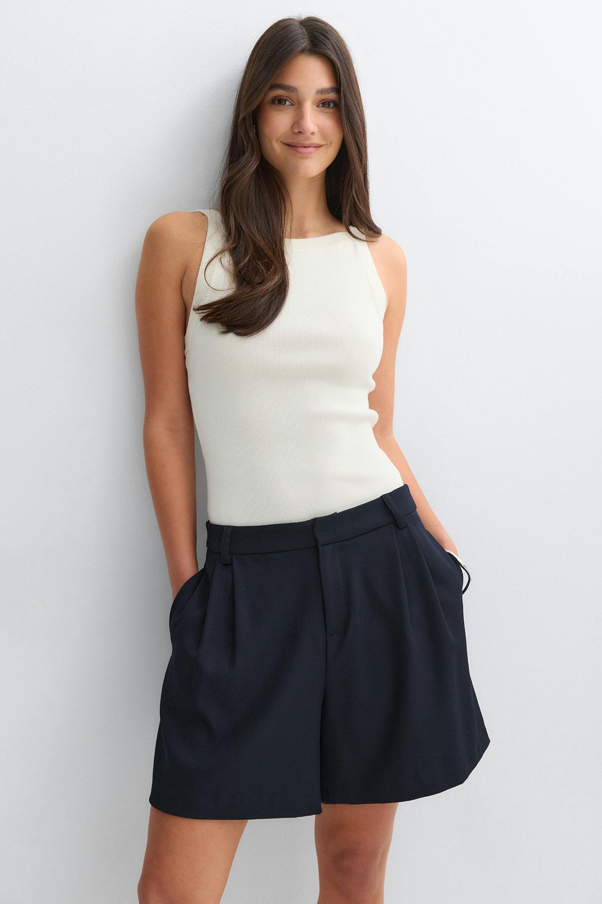 Pleated shorts