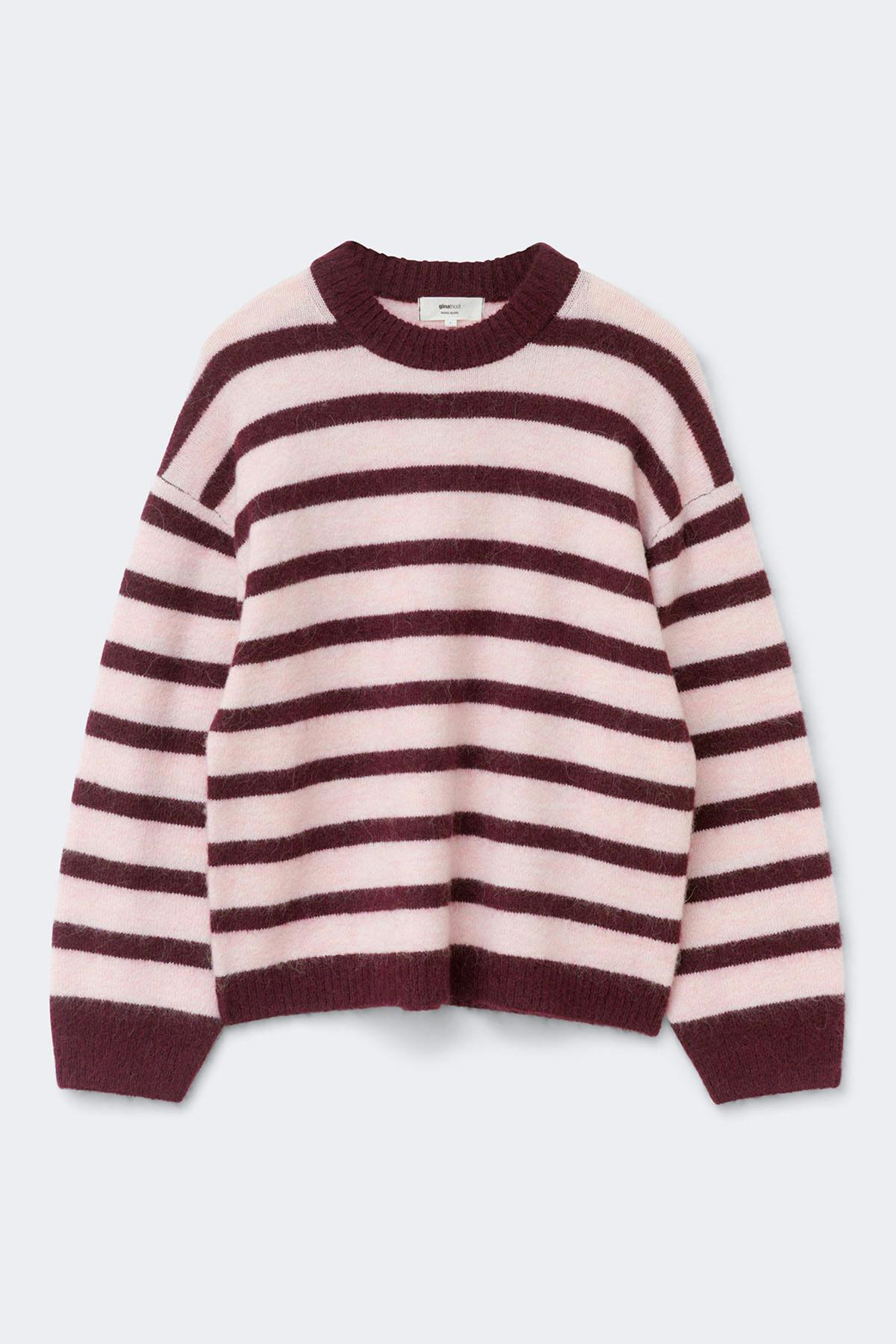 Crew neck knitted sweater