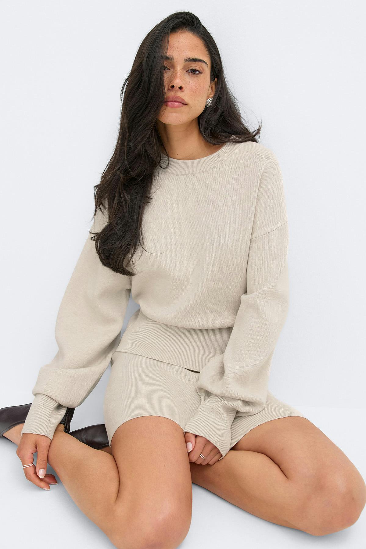 Knitted fitted sweater