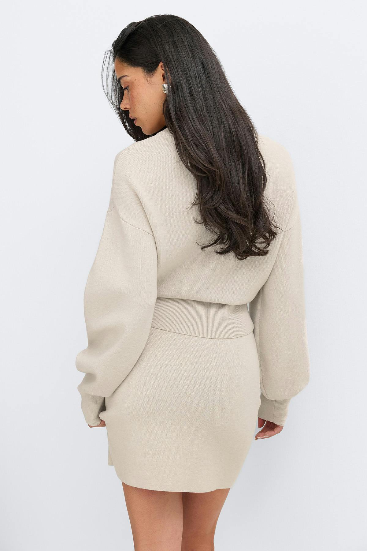 Knitted fitted sweater