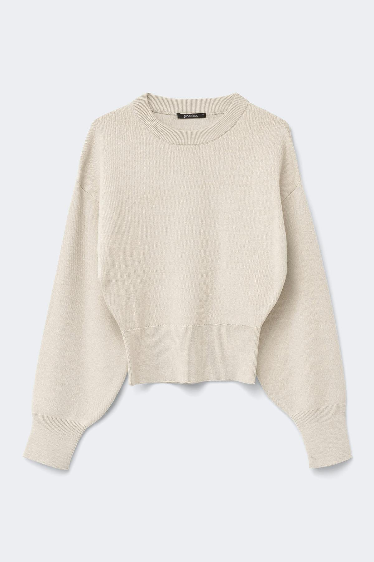 Knitted fitted sweater