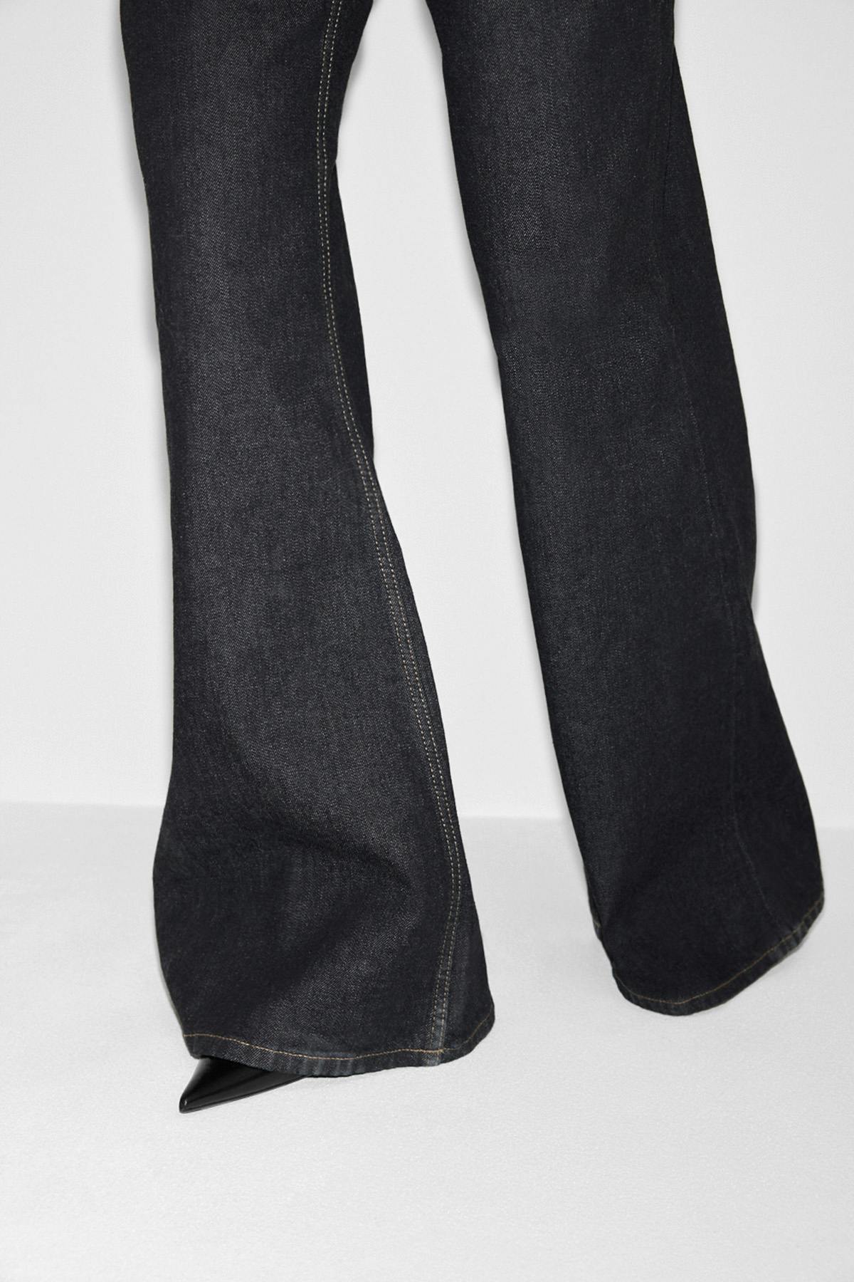 Loose flare jeans