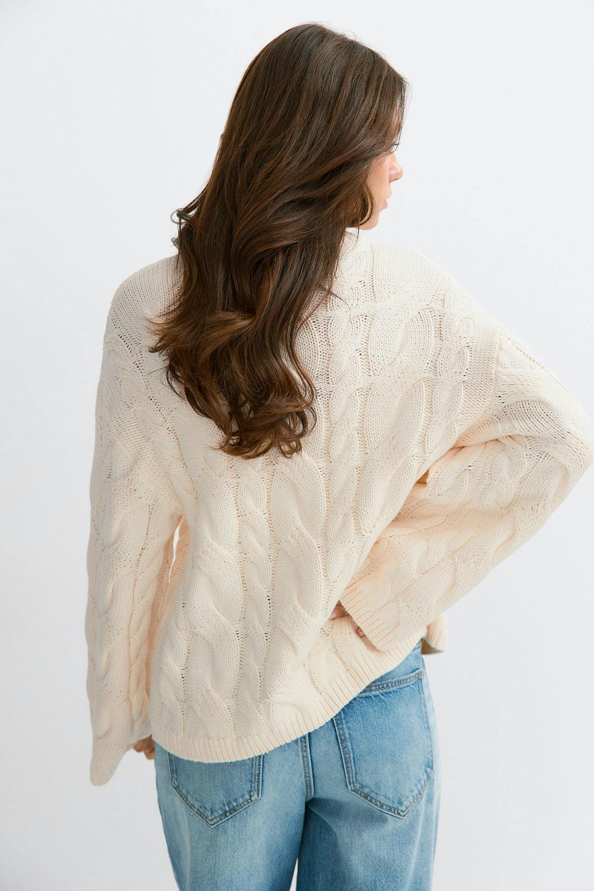 Chunky knitted cable cardigan
