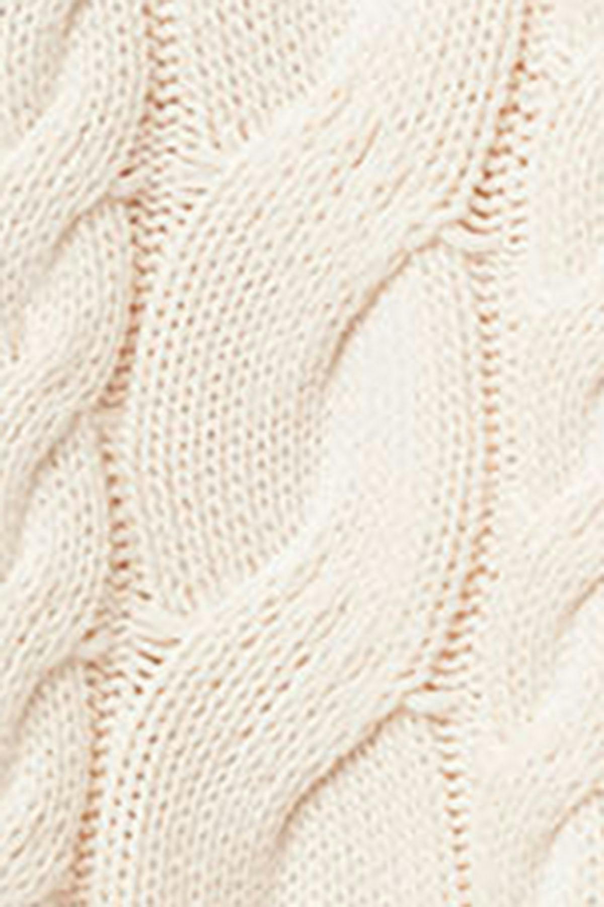 Chunky knitted cable cardigan
