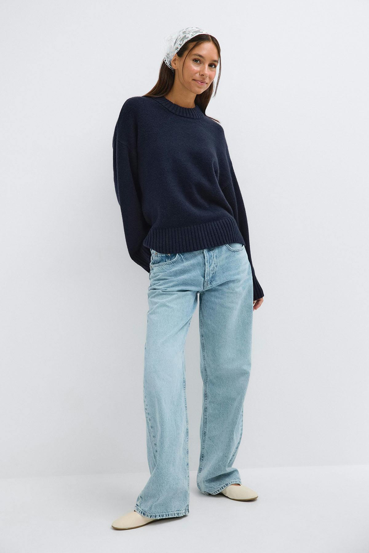 Crew neck knitted sweater