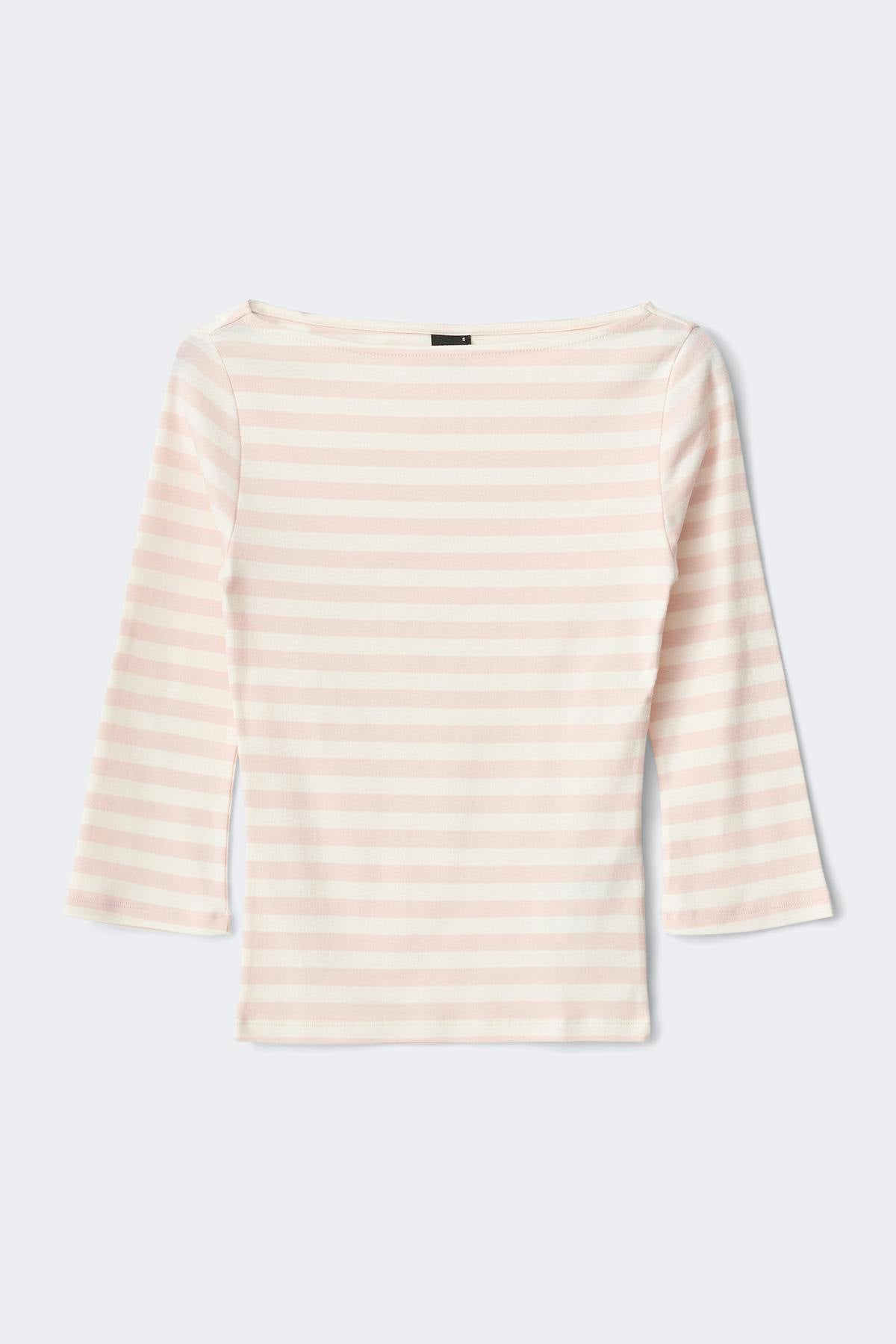 Quarter sleeve boatneck top