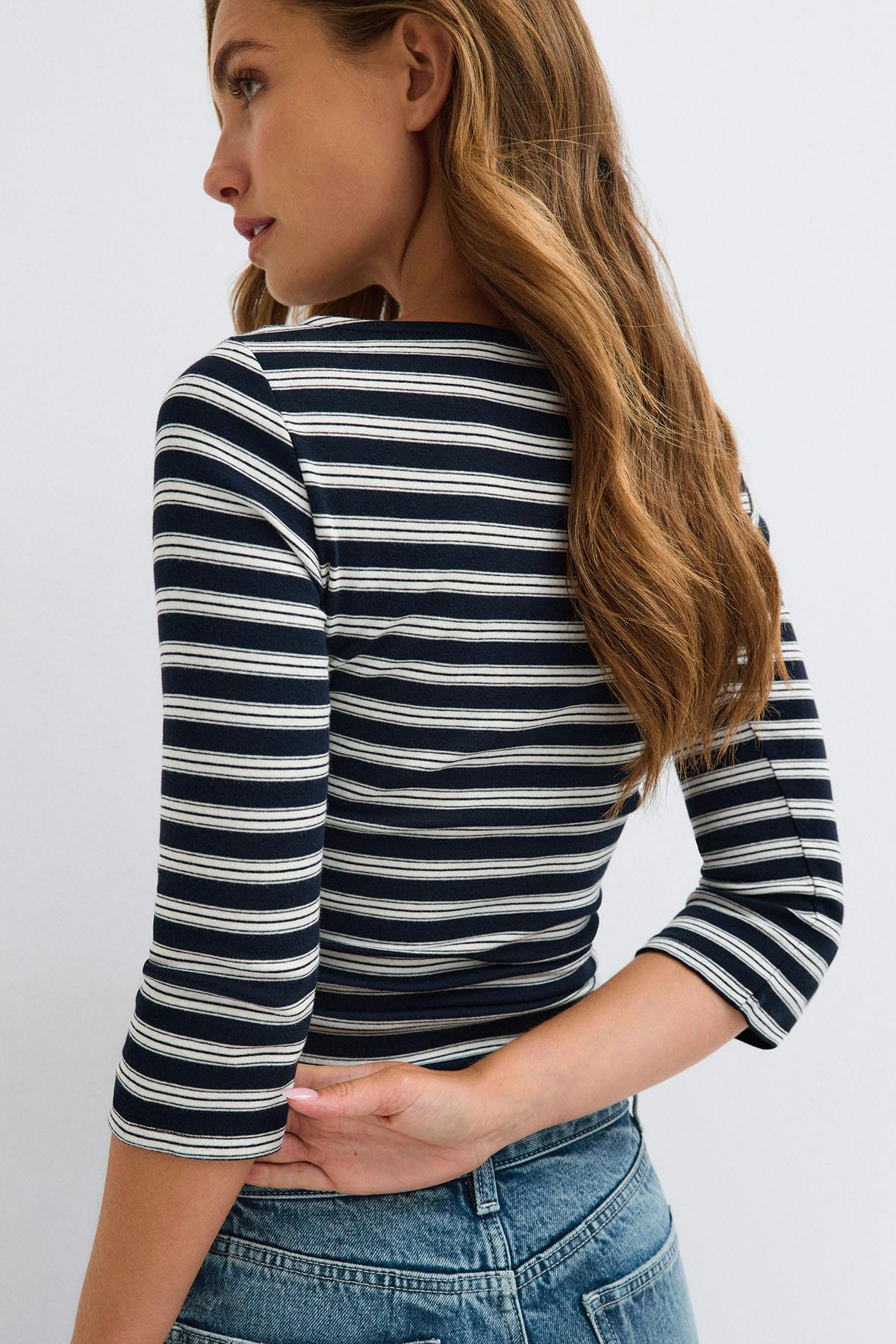 Quarter sleeve boatneck top