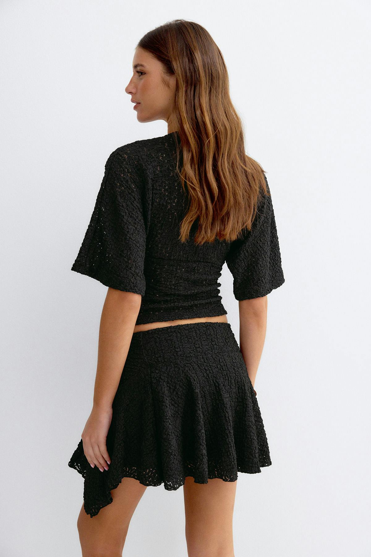 Textured mini skirt