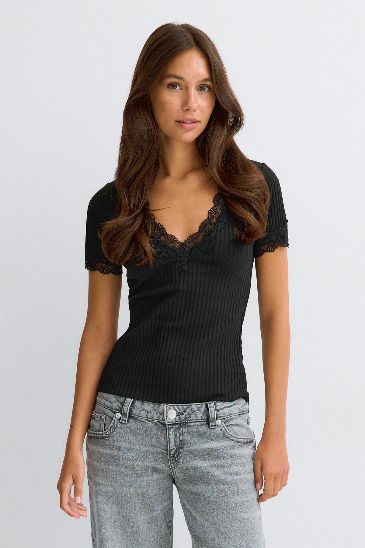 Lace detail rib top