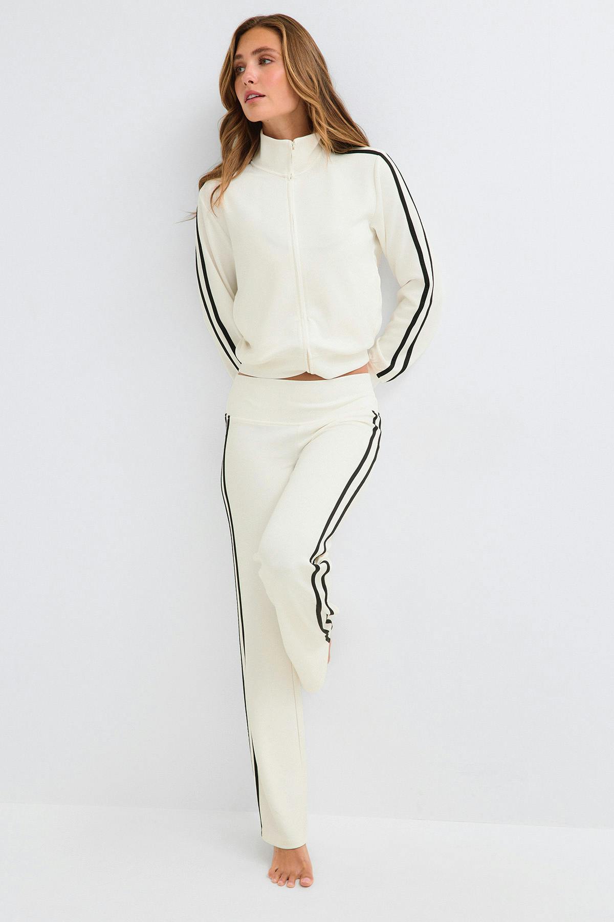 Soft sporty zip jacket