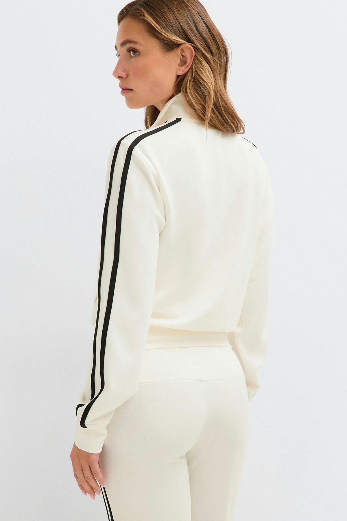 Soft sporty zip jacket