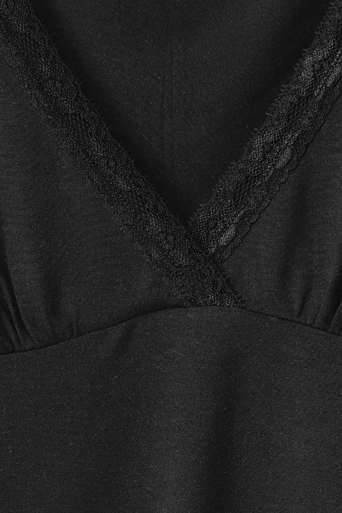 Quarter sleeve loungewear top