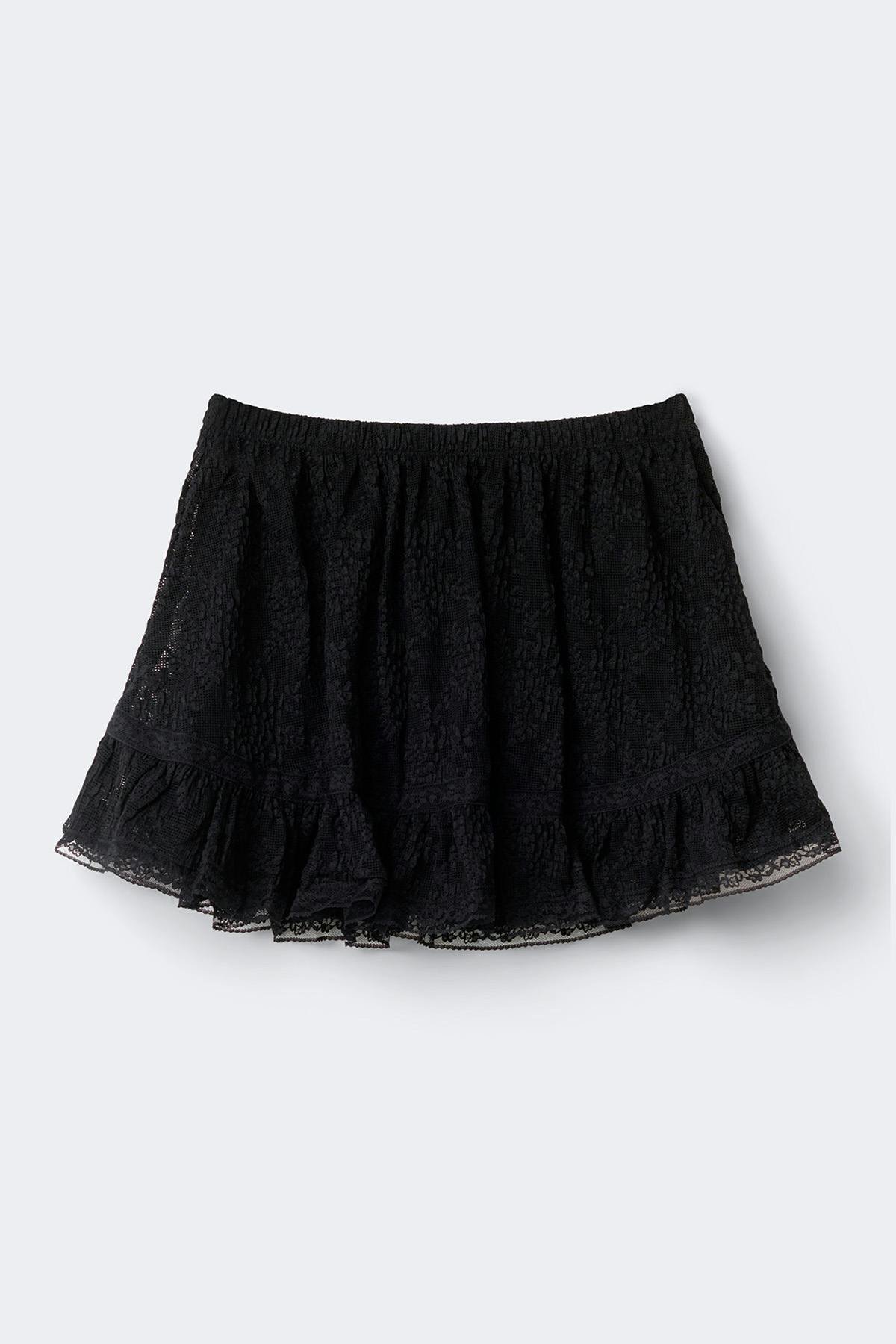 Lace mini skirt