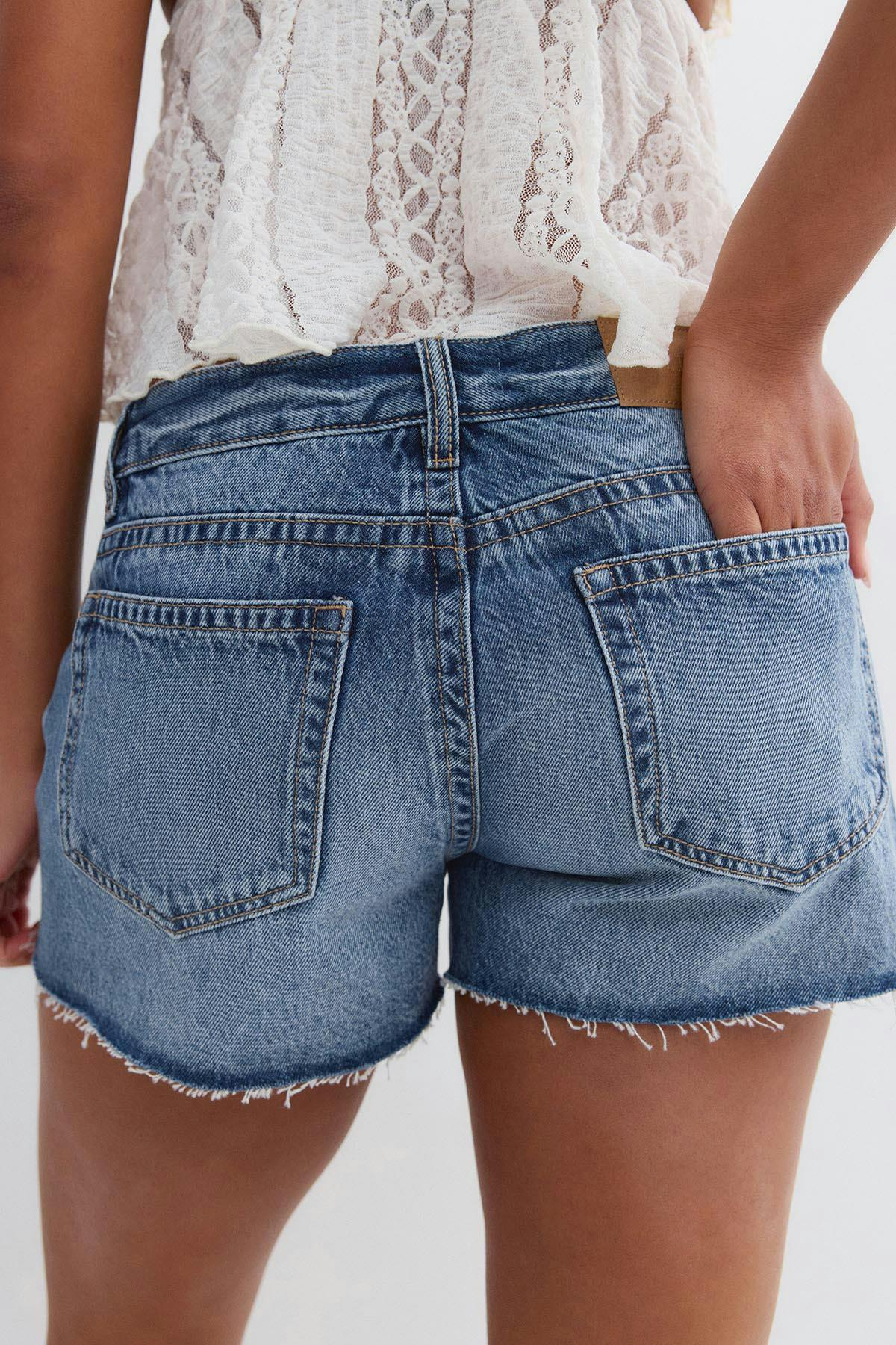 Drop loose denim shorts