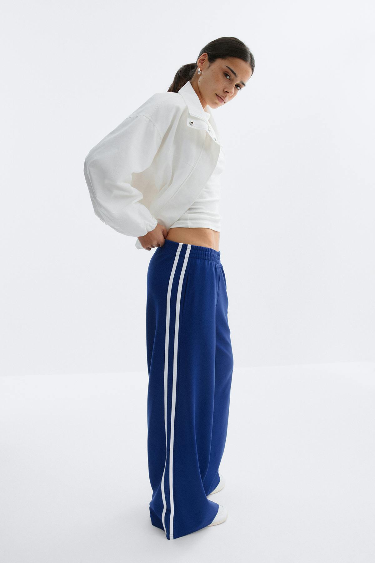 Sporty wide trousers