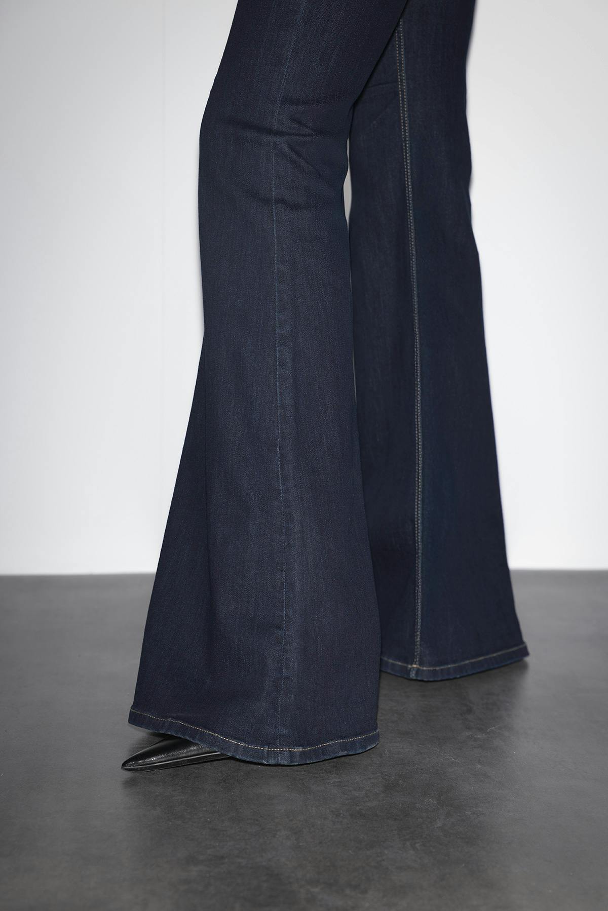 Ultra flare jeans