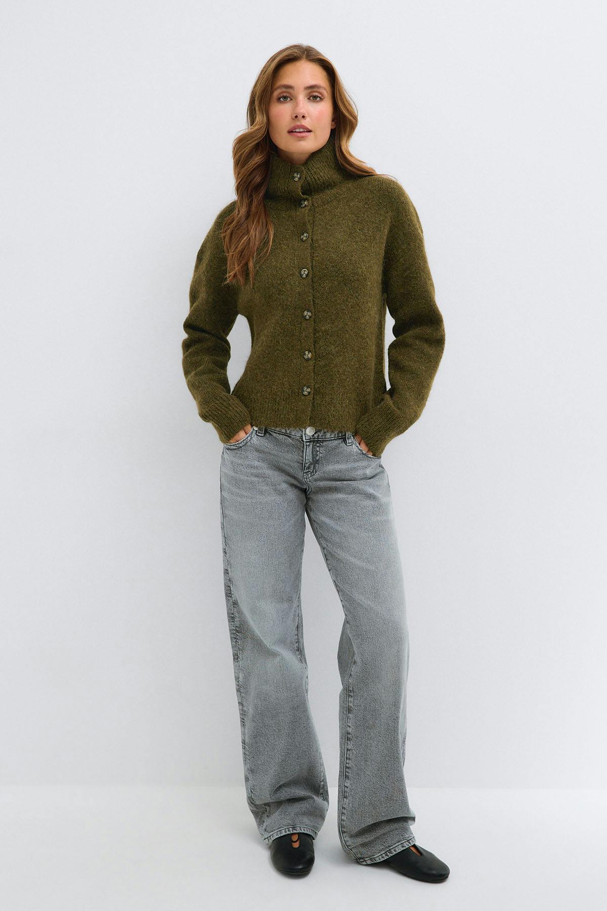 Turtleneck knitted cardigan