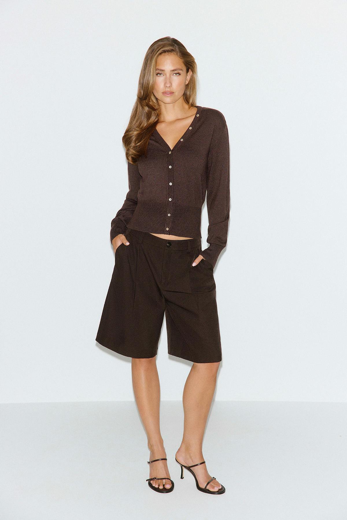 Knitted fitted cardigan