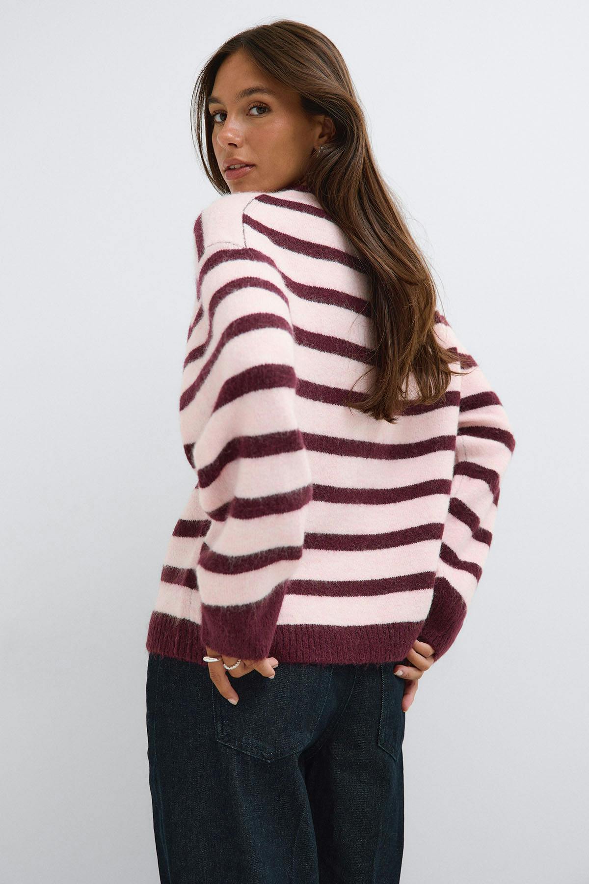 Crew neck knitted sweater