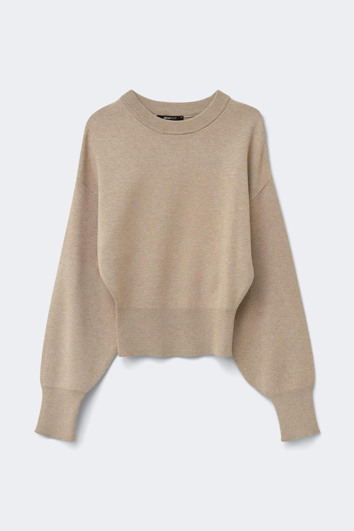 Knitted fitted sweater
