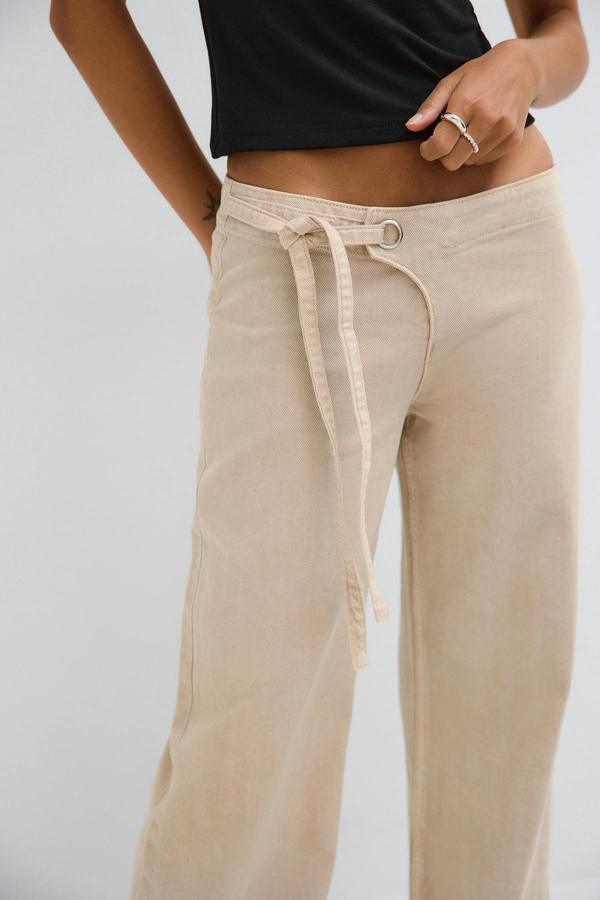 Side knot jeans