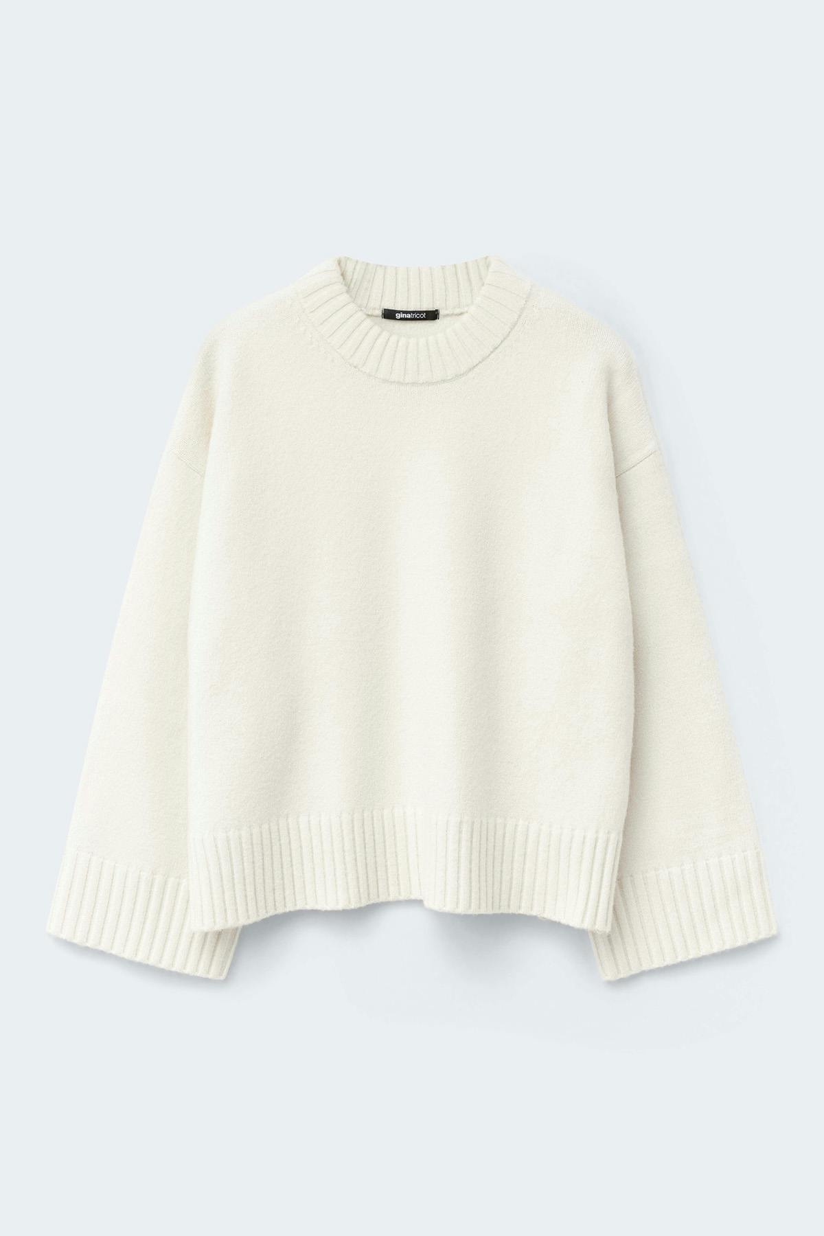 Crew neck knitted sweater