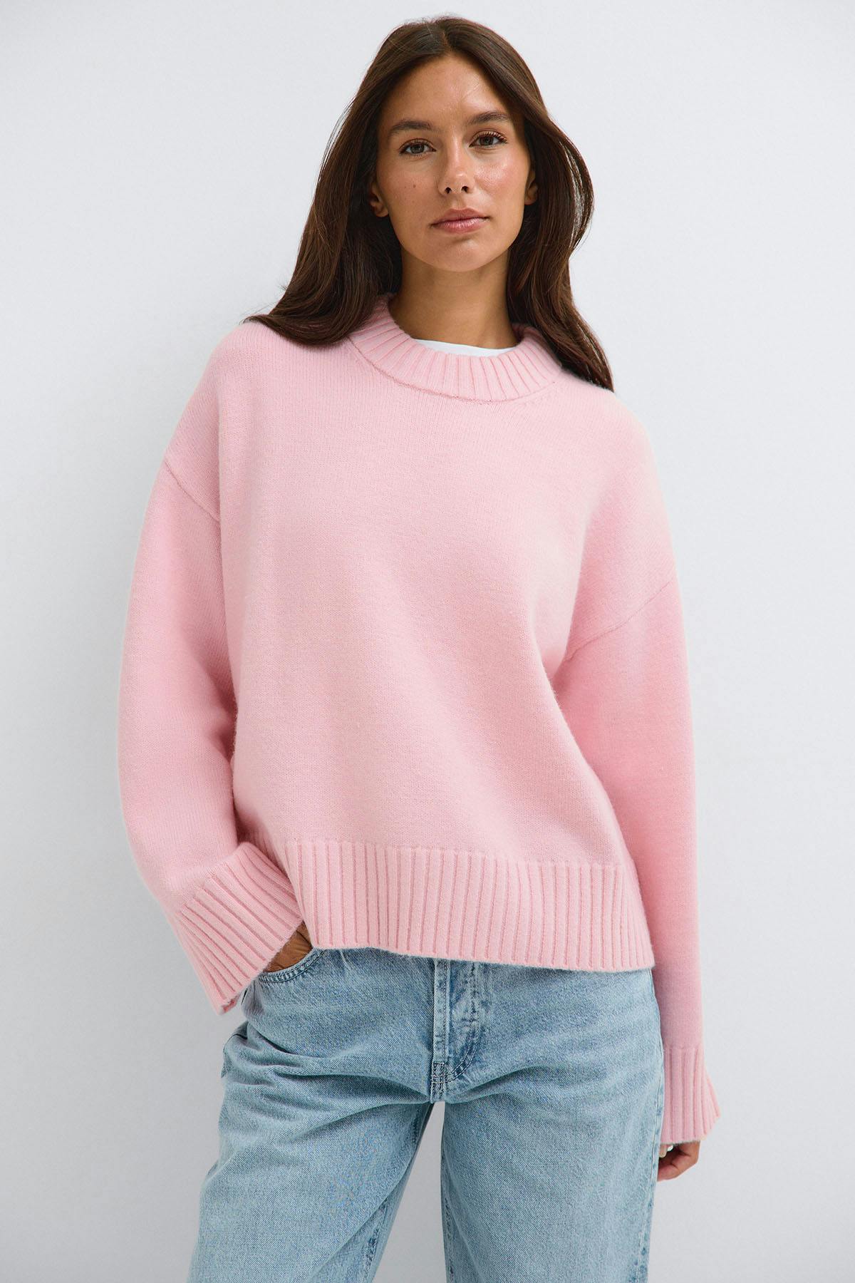 Crew neck knitted sweater
