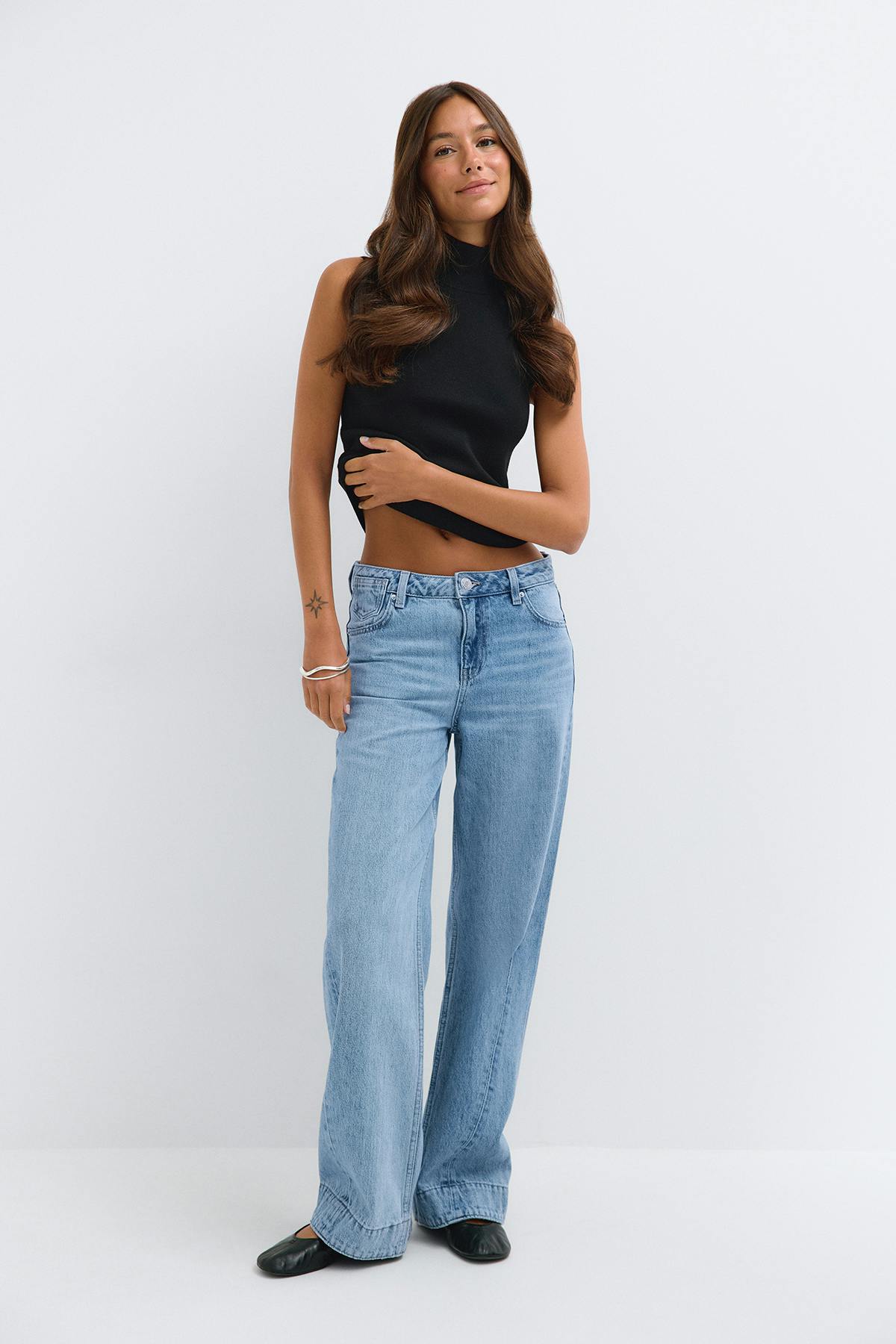 Twisted wide jeans