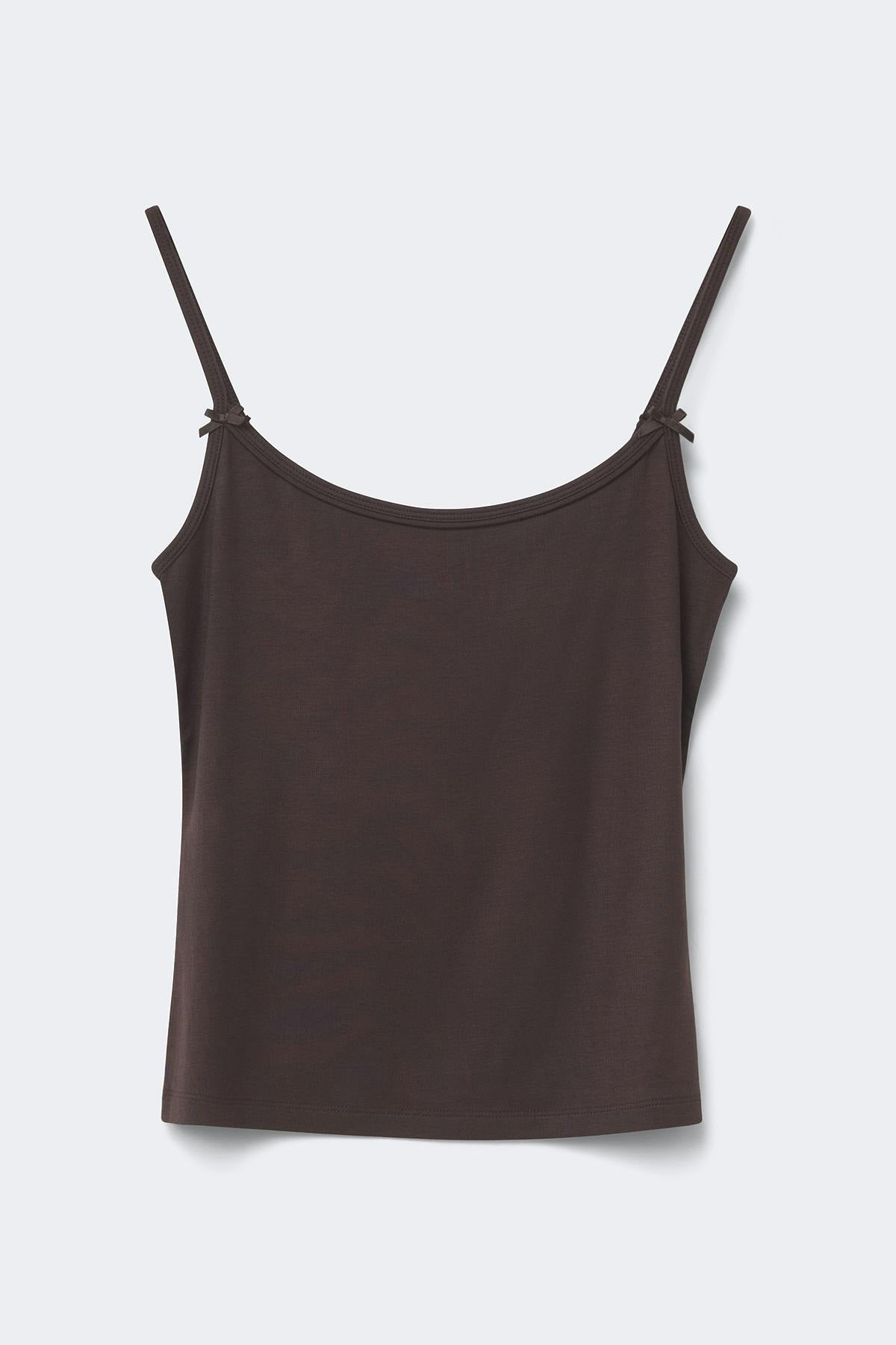 Soft strap piping singlet