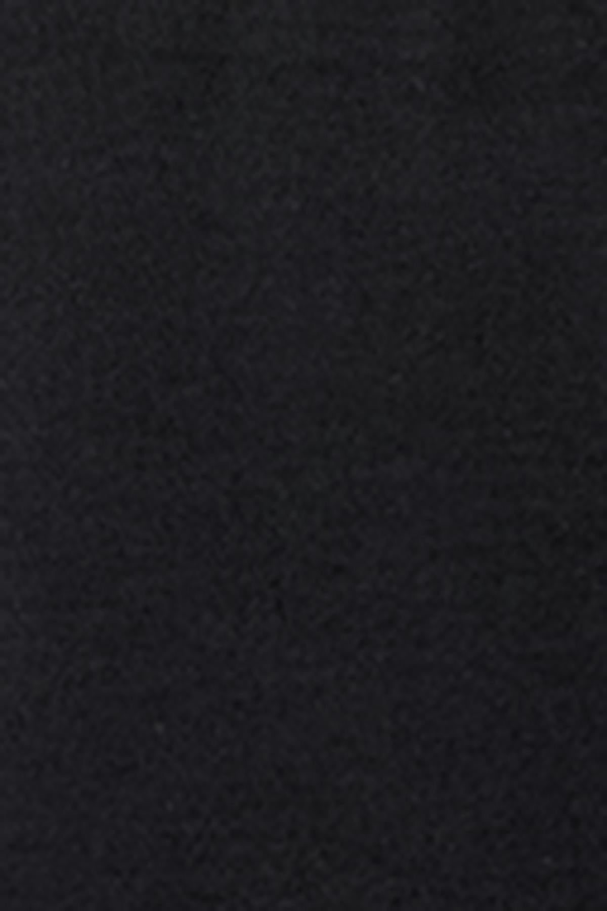 Asymmetric skirt